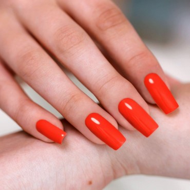 1353 STRAWBERRY AMOK GEL POLISH 7ML